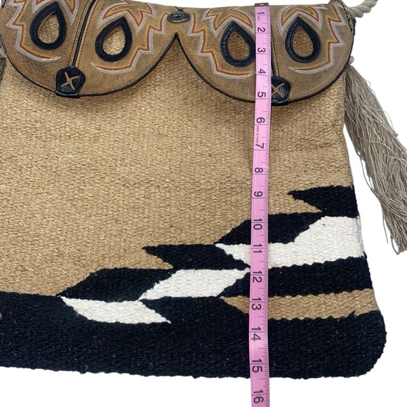 Twisted X Repurposed Shoulder Bag Rope Strap Southwestern Western Hemp Boot Flap - Picture 9 of 16